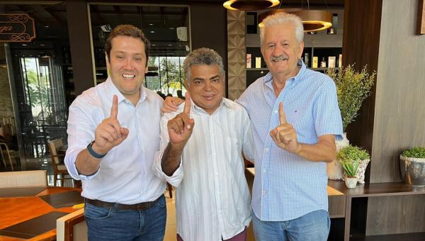 Vereador Abraão adere campanha de Kátia e candidata tem agora apoio de 11 vereadores da Câmara de Araguaína