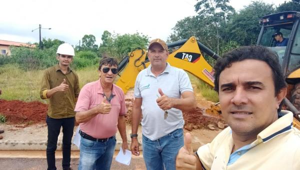 Vereador José Filho, de Wanderlândia, supervisiona obras no Povoado Xamberlândia 