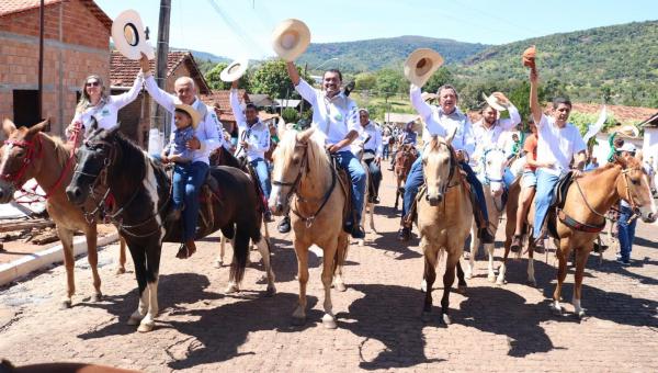 Vilmar participa de cavalgada, tropeadas e rodeio nos municípios