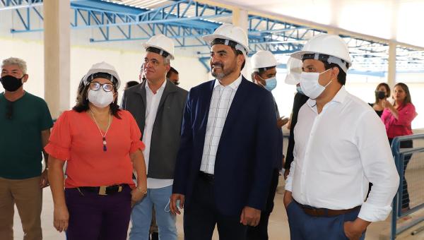 Vistoria de obra da nova Escola Estadual de Tempo Integral de Palmas que deve atender 1,5 mil alunos é realizada pelo Governador Vanderlei Barbosa