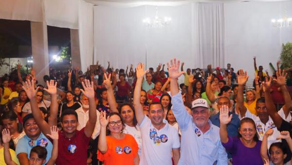 Wanderley Milhomem, ao lado de Aqueles da Areia, realiza grande reunião em Araguatins 
