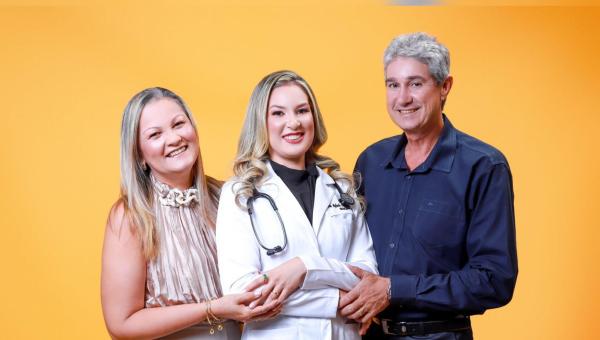 Xambioaense Rafaela Dias comemora Colação de Grau em Medicina 