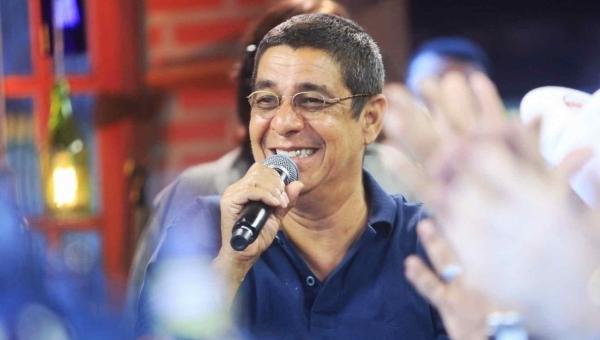 Zeca Pagodinho, no hospital, grava vídeo falando sobre a importância da vacina contra Covid-19