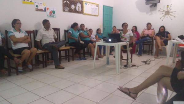 CRAS de Ananás realiza reunião com servidores para avaliação das ações de 2018