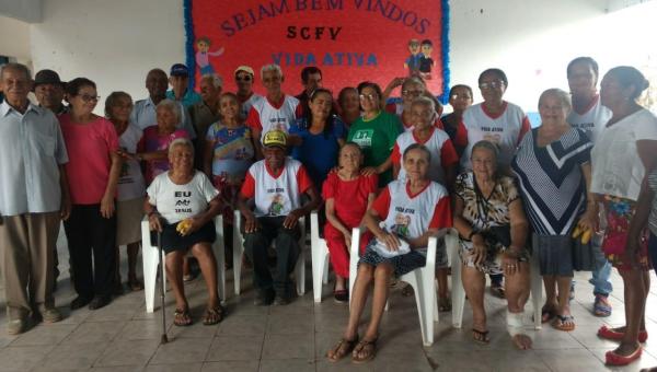 CRAS promove festa para idosas em comemoração ao Dia das Mães