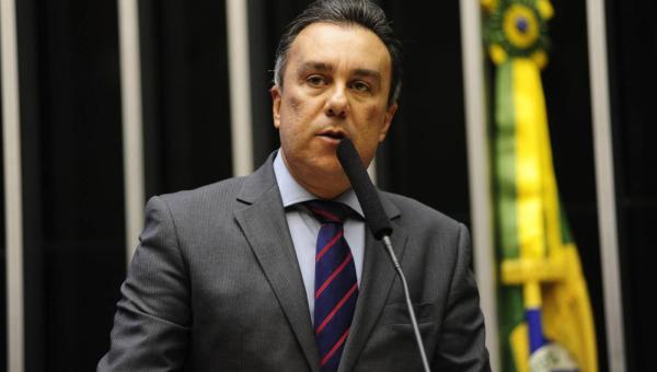Deputado defende cancelamento das eleições municipais para 2022