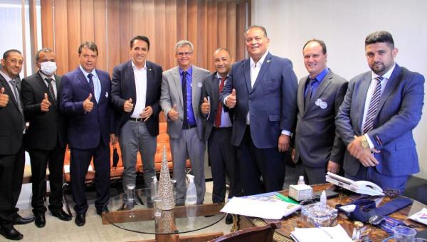 Deputado Fabion acompanha prefeitos eleitos em viagem a Brasília