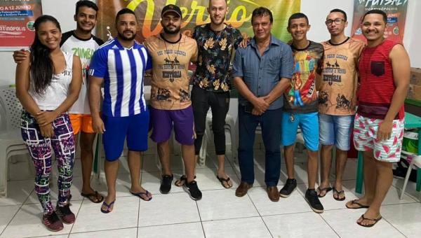 Deputado Fabion participa de reunião com equipe diretiva da Junina Filhos da Boa Vista