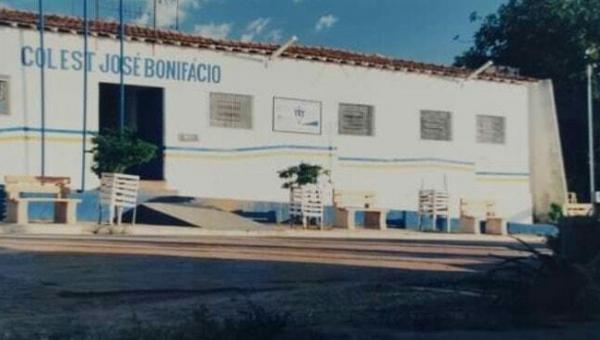 DIA DO LEITOR: História do Colégio Estadual José Bonifácio em Xambioá é publicado em e-book de autoria de José Wilton Costa