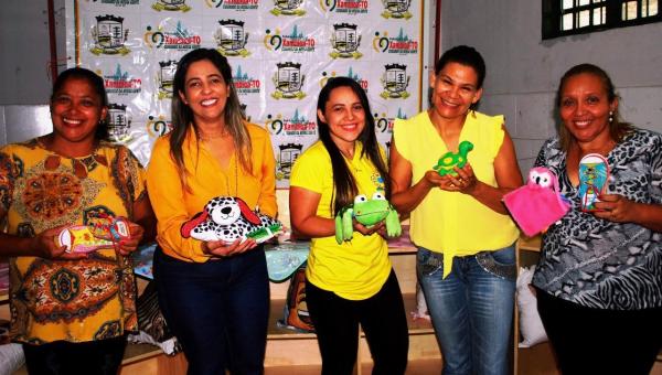 EDUCAÇÃO: Prefeita Patrícia Evelin entrega Kits pedagógicos e didáticos para Educação Infantil em Xambioá