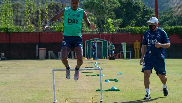Elogiado por Jorge Jesus, Flamengo também passa na avaliação física: 