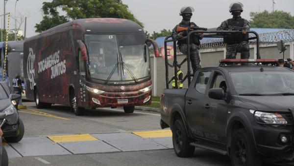ESPORTE: O campeão chegou: Flamengo desembarca no Rio de Janeiro poucas horas após levantar taça