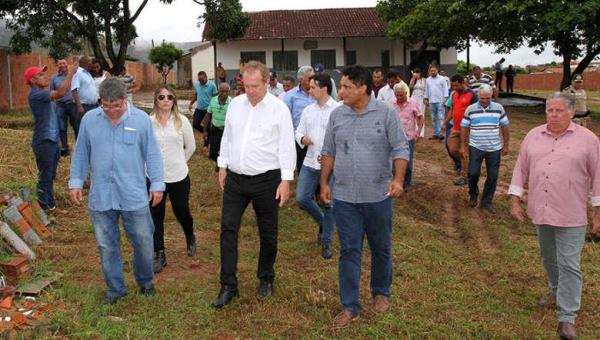 ESTADO: Governador anuncia novo Colégio Militar, asfaltamento e recuperação de rodovias