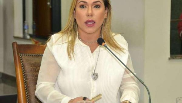ESTELIONATO: Deputada denuncia que foi vítima de golpe e usa rede social para fazer alerta