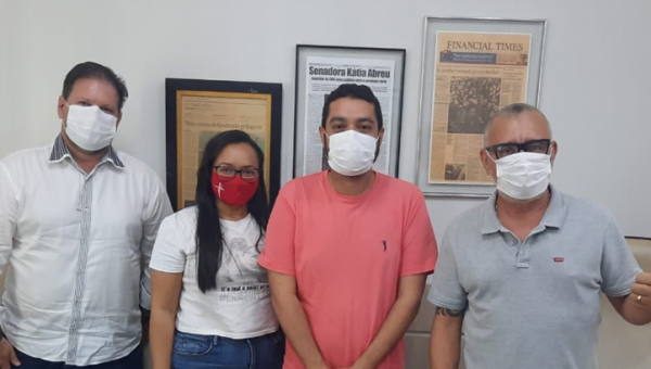 Fábio Félix apresenta demandas de Presidente Kennedy ao Gabinete da Senadora Kátia Abreu