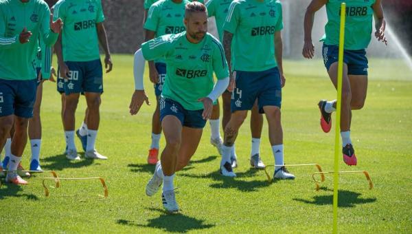 Flamengo faz proposta por Diego até o fim de 2021; Diego Alves deseja ao menos mais dois anos de contrato