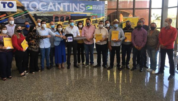 Governo Estadual finaliza 1ª etapa de entrega de novos ônibus escolares para os Municípios Tocantinenses  