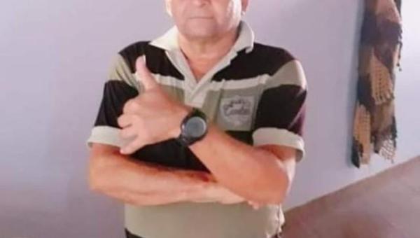 Homem é assassinado com pelo menos cinco tiros após sair de bar