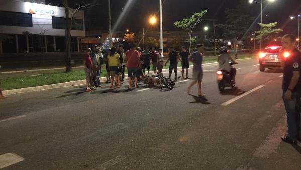 Homem que atropelou motociclista parado em faixa diz que luz de moto estava apagada