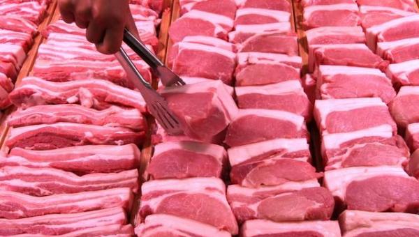 Importações de carne de porco pela China saltam 150% em novembro após peste suína