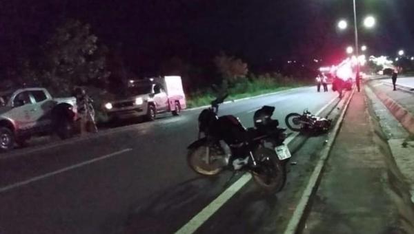 Jovem morre após perder o controle da direção e cair de motocicleta na BR-153
