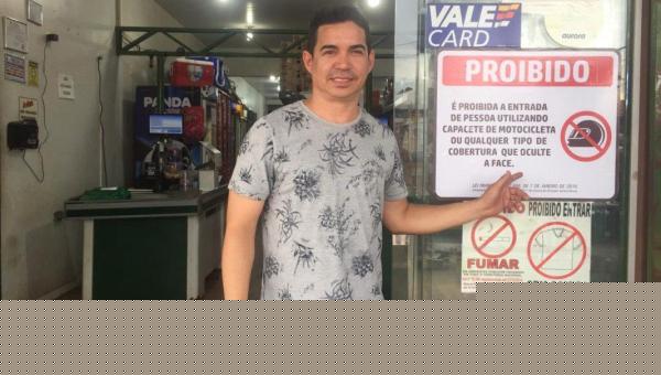 Lei passa a proibir uso de capacetes em ambientes fechados de Palmas para coibir assaltos