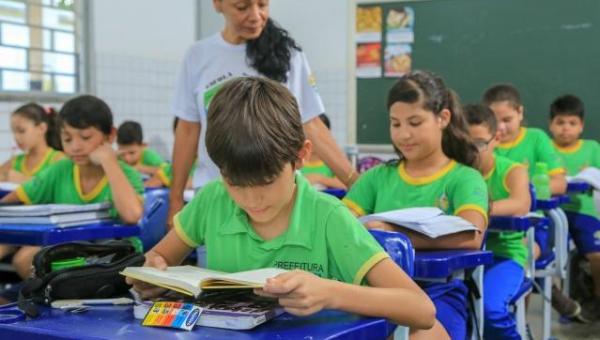 MP dispensa cumprimento dos 200 dias letivos e mantém o mínimo de 800 horas de trabalho escolar efetivo