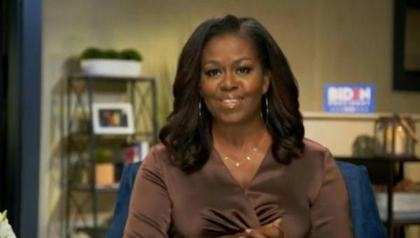 MUNDO: Michelle Obama diz que táticas de Trump em campanha são racistas