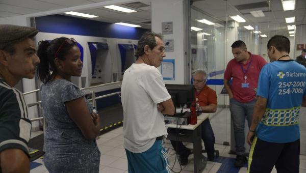 Nascidos em setembro podem sacar auxílio emergencial a partir de hoje