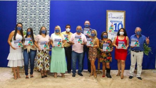 PAU D’ARCO: Secretária de Saúde Andréia Moraes recebe prêmio “Secretário Nota 10” em Araguaína