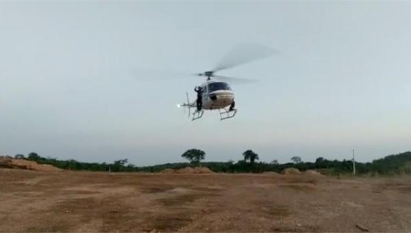 PM usa helicópteros em buscas por quadrilha suspeita de explodir banco e matar policial