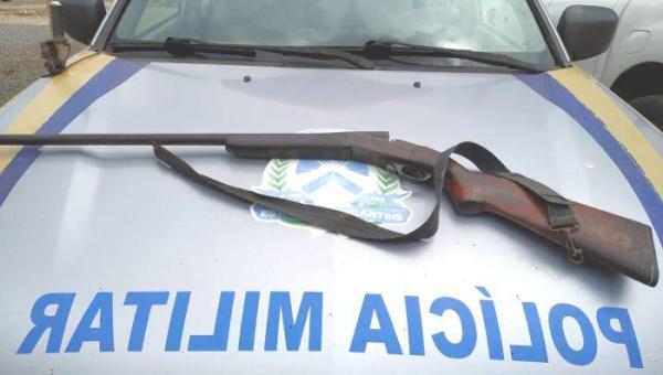 Polícia Militar Prende Homem Por Posse Ilegal de Arma de Fogo em Assentamento de Aragominas