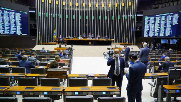 POLÍTICA: Câmara aprova auxílio de R$ 600 por mês para trabalhador informal 