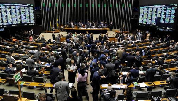 POLÍTICA: Congresso Nacional decide nesta terça-feira  veto do presidente à emenda de 30 bilhões do relator do Orçamento
