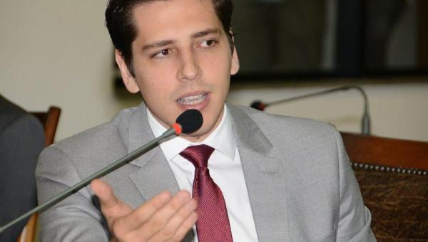 POLÍTICA: TRE-TO absolve Olyntho por unanimidade; testemunhas confirmam que os R$ 500 mil apreendidos eram da avó do deputado e para compra de gado