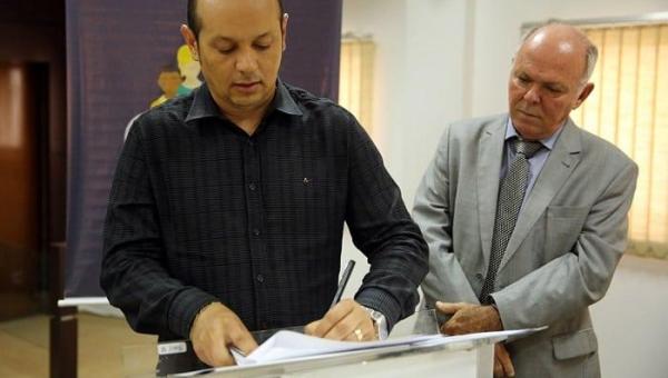 Prefeitos do Bico assinam termo de cooperação para regularização fundiária