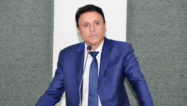 Programa de Combate à Depressão e ao Suicídio nas Escolas é Proposto por Nilton Franco