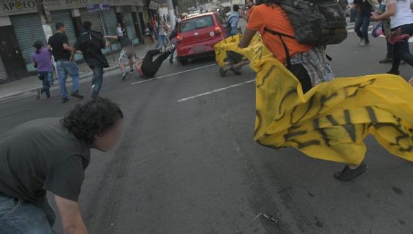 Protestos contra a reforma da Previdência no RJ têm atropelamentos e bombas; trânsito e transportes estão normais