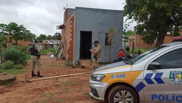  Rapaz de 20 anos é executado à tiros no emprego, PM realiza diligência em busca dos suspeitos