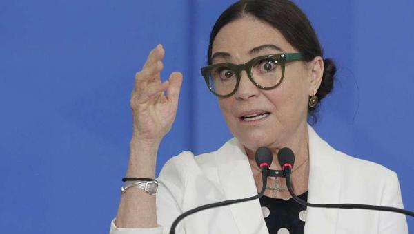 Regina Duarte é exonerada da Secretaria Especial da Cultura