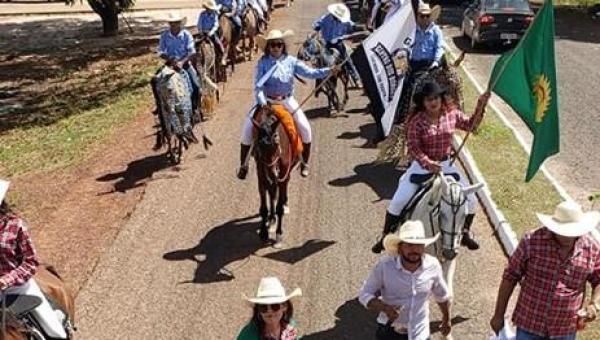 RIACHINHO: 4ª Festa de Rodeio e 15ª Cavalgada de Centro dos Borges atrai centenas de pessoas