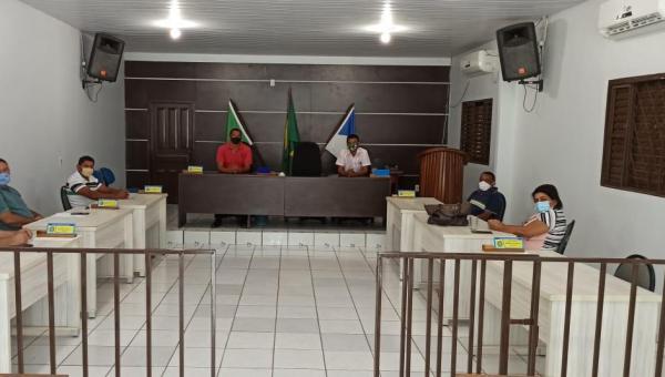 RIACHINHO: prefeita Diva e secretário Cleres se reúnem com os vereadores e decidem adotar aulas remotas no ensino municipal