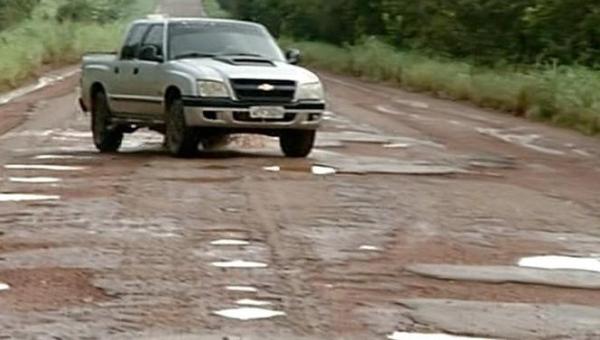 Rodovia TO-070 tem trecho quase intransitável na região sul do estado por causa dos buracos