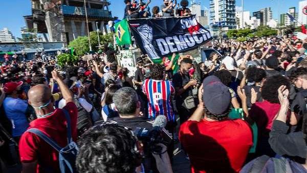 São Paulo registra buzinaços e panelaços contra Bolsonaro