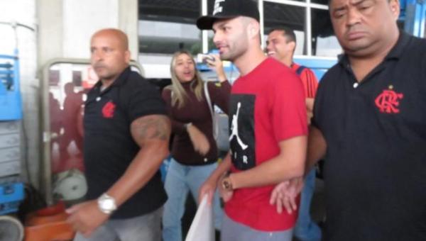 Thiago Maia chega ao Rio de Janeiro para fechar com o Flamengo: 