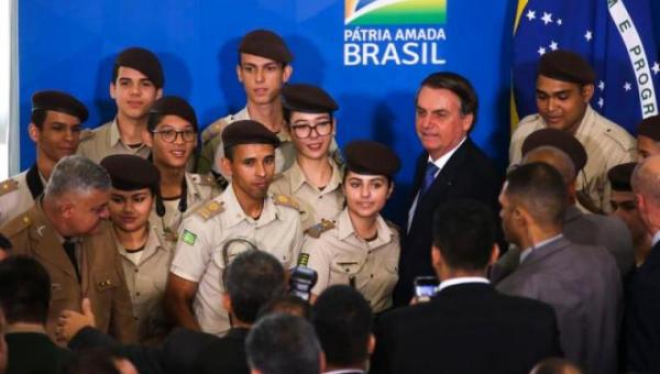 Tocantins pode indicar duas escolas para integrar modelo cívico-militar anunciado por Bolsonaro