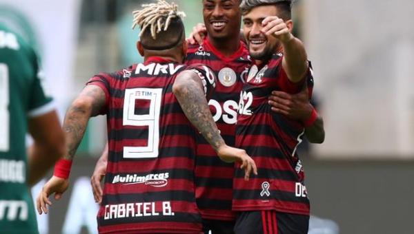 Trio de ataque do Flamengo é finalista do tradicional prêmio 