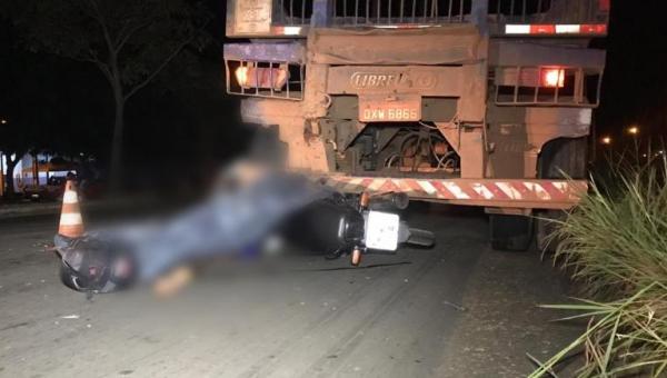 Um motociclista morreu após colidir na traseira de uma carreta em Araguaína