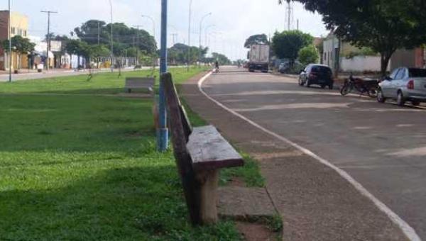 SUL DO ESTADO: Uma criança morre e outra é internada após ficarem presas dentro de carro no calor
