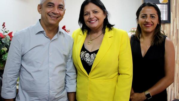 Valderez recebe prefeito eleito e vice-prefeita eleita Angico e reforça compromisso com a cidade